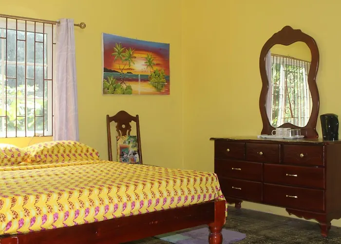 Ritashomeawayfromhome 2* Ocho Rios